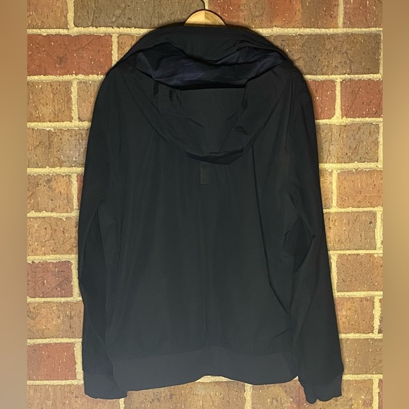 Lululemon Lightweight Jacket - Picture 4 of 5